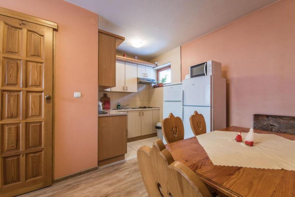 Pokoje Goscinne Pod Grapa Zakopane Exterior foto